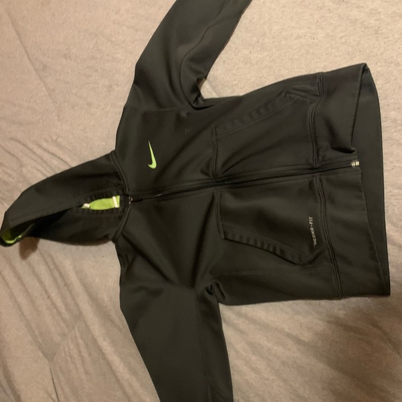 Nike Hoodie Black And Yellow Never Worn - Picture 1 of 1